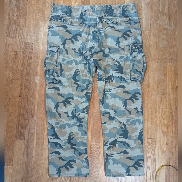 Levi’s Camo Cargo Pants W42 L32 | Foraging Dadcore Energy 🌿 Tactical But Chill - Picture 4 of 11